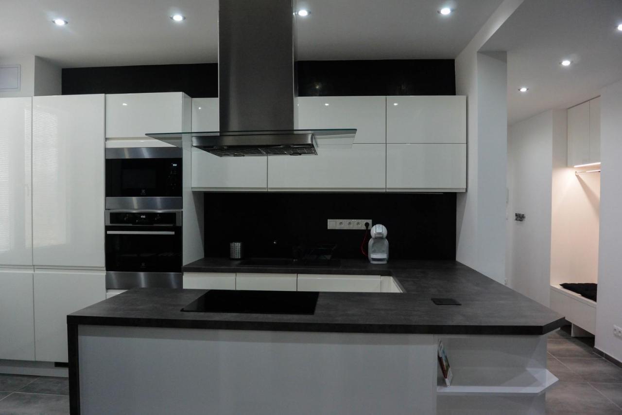 Rr Bus Station Apartment Bratislava Dış mekan fotoğraf